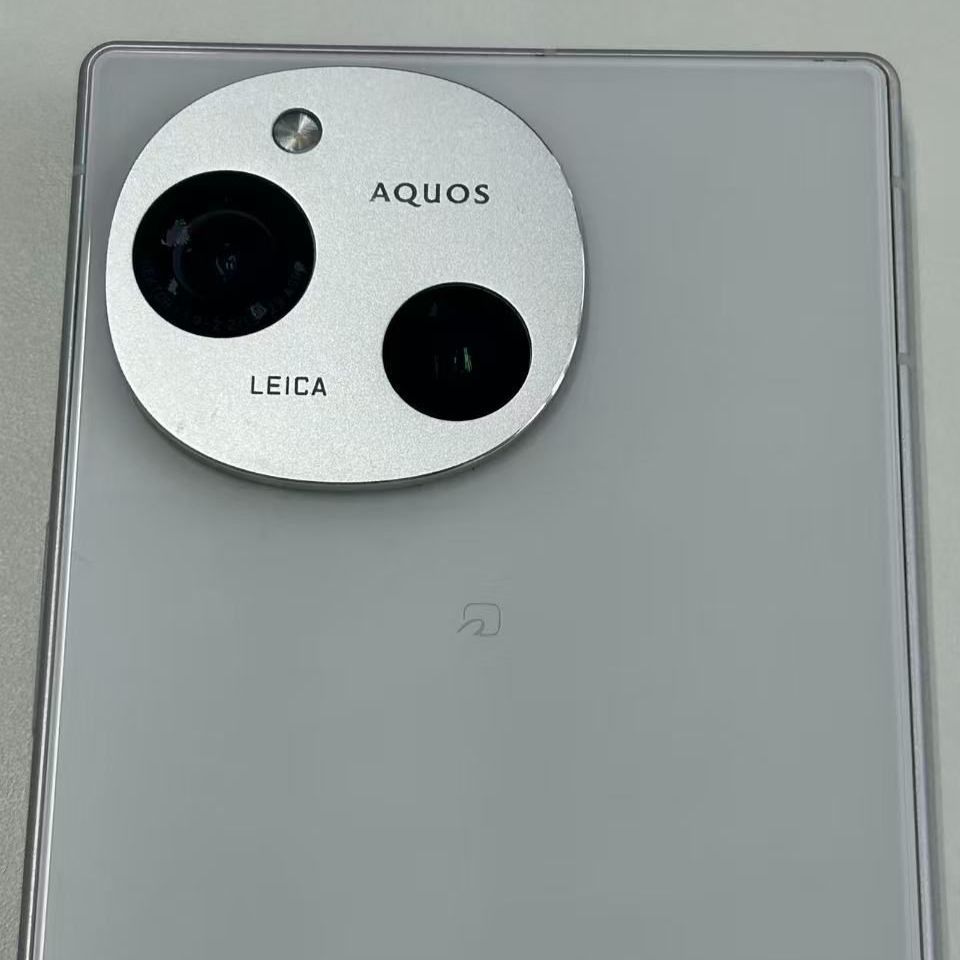 ジャンク】AQUOS R9 ホワイト 起動不可 - メルカリ