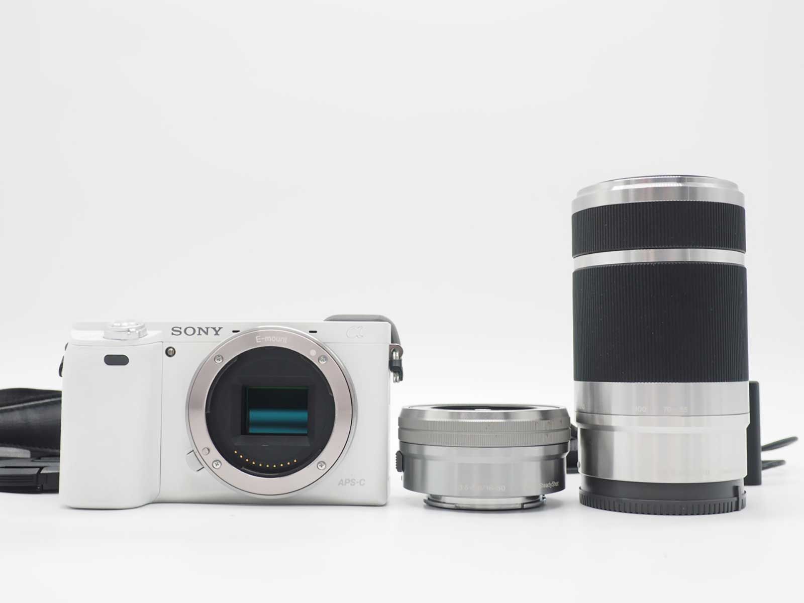 ソニー Sony a6000 ILCE-6000 24.3MP White 16-50 55-210 Lens 1722 Shots [美品] #Z6104A
