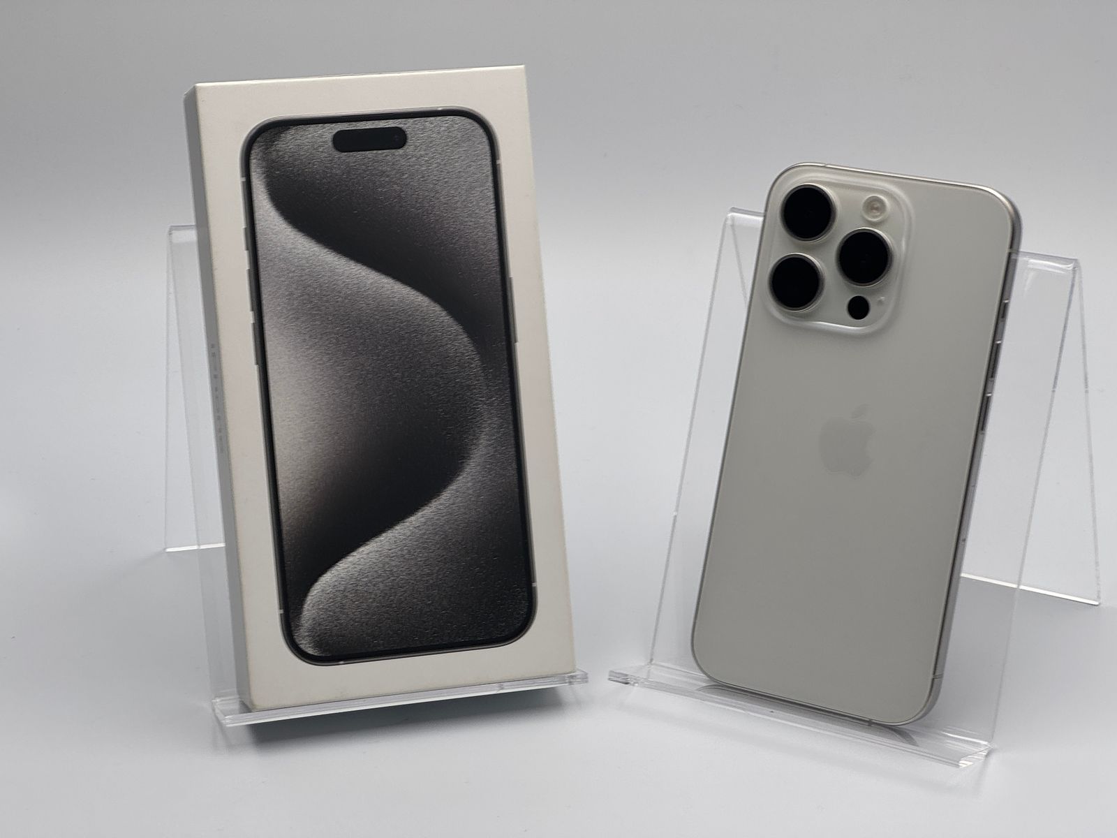 【箱付き中古A】iPhone 15 Pro 256GB ホワイトチタニウム バッテリー【89%】 SIMフリー 白ロム