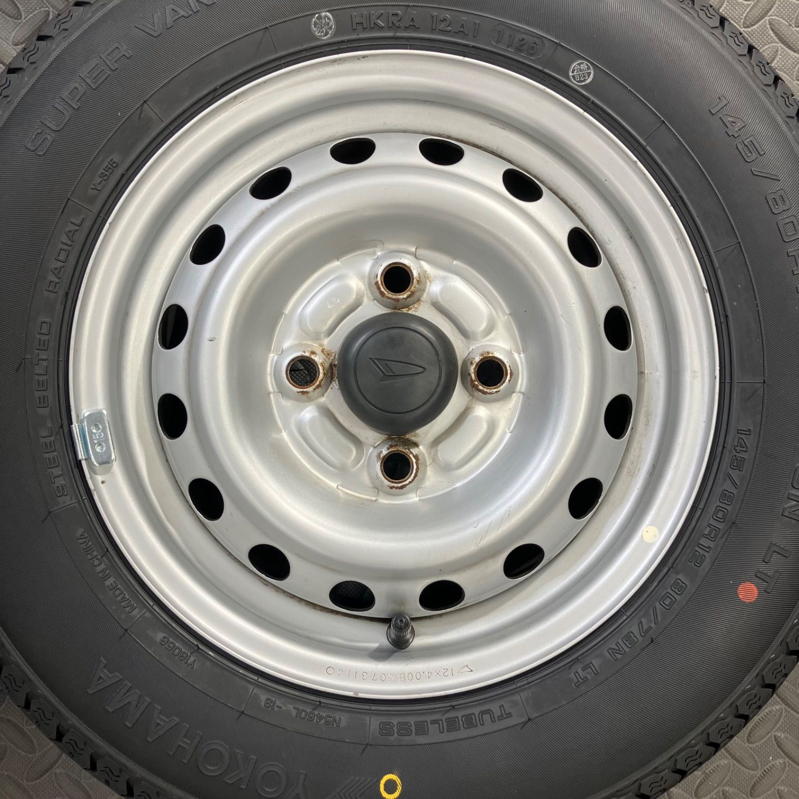 26年製 新品タイヤ 145/80R12 80/78N LT ヨコハマ スーパーバン356(夏