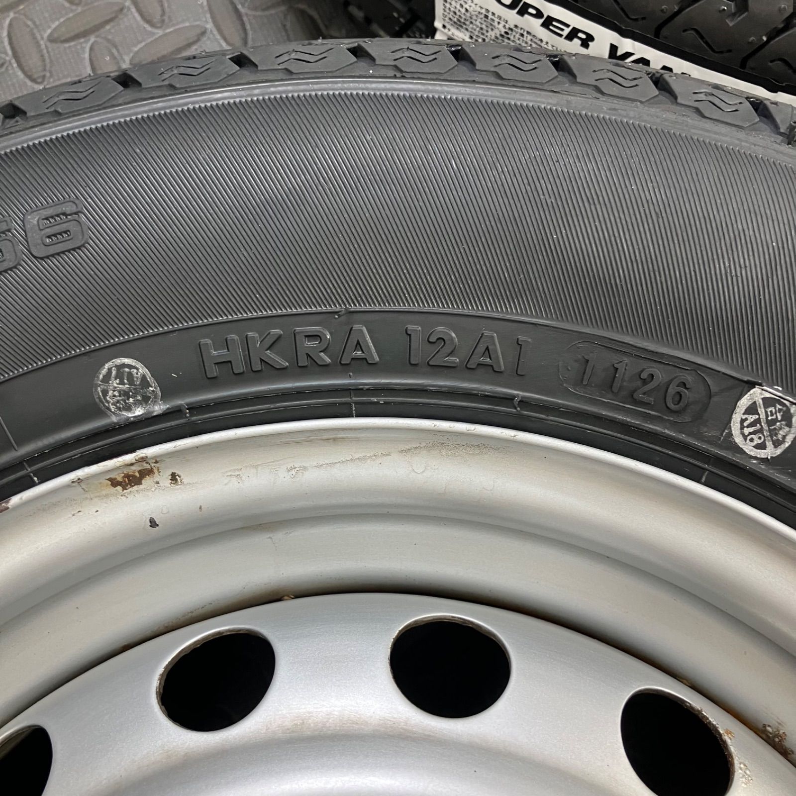 26年製 新品タイヤ 145/80R12 80/78N LT ヨコハマ スーパーバン356(夏
