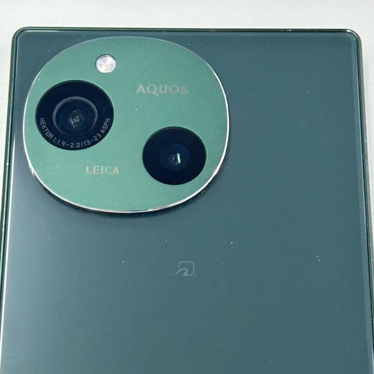 ジャンク】AQUOS R9 グリーン 起動不可 - メルカリ