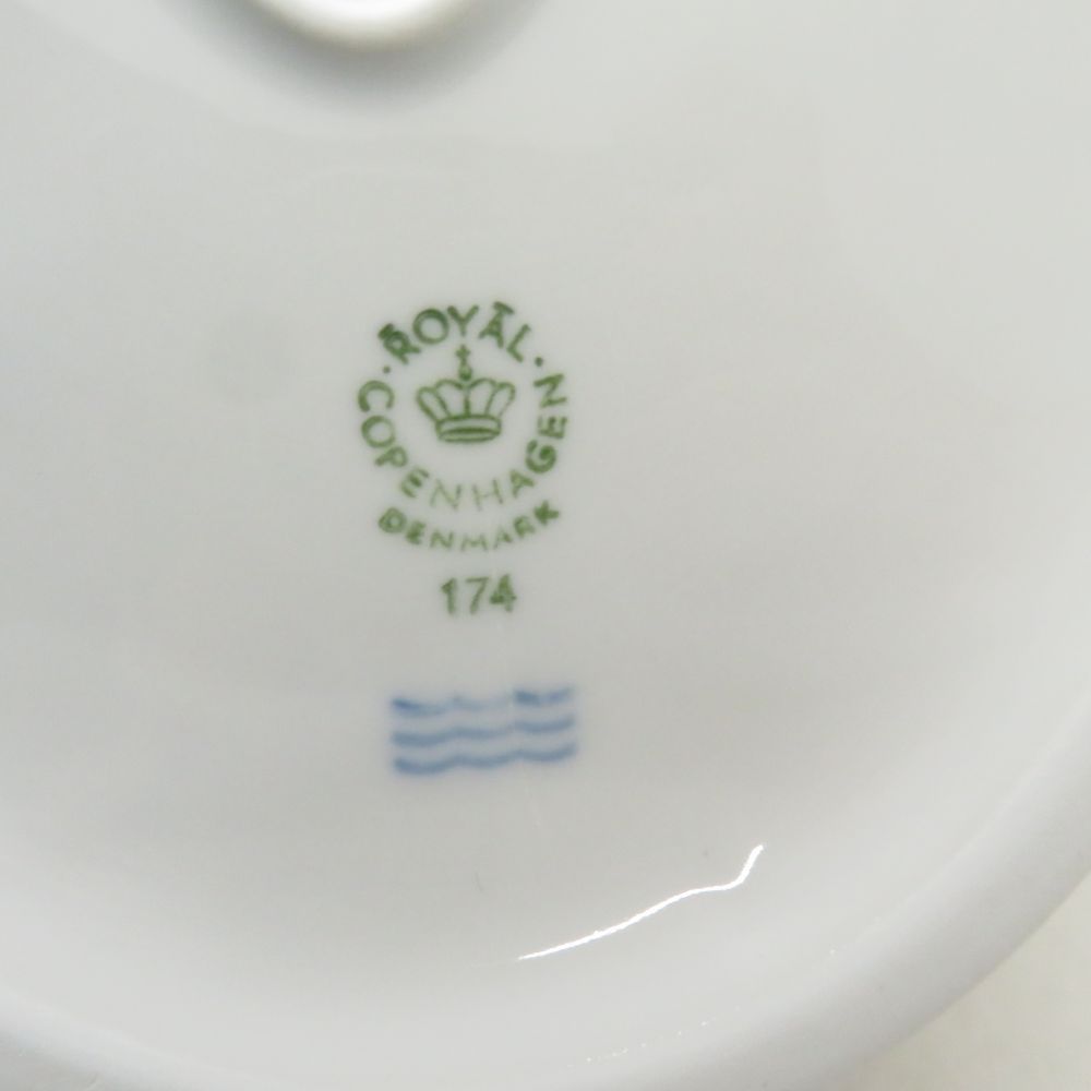 美品 ROYAL COPENHAGEN ロイヤルコペンハーゲン ホワイトフルーテッドハーフレース ベジタブルボウル 蓋付 オーバル チューリン 容器 SC11182B2 美品 ROYAL COPENHAGEN ロイヤルコペンハーゲン ホワイトフルーテッドハーフレース ベジタブルボウル 蓋付 オーバル チューリン 容器 SC11182B2