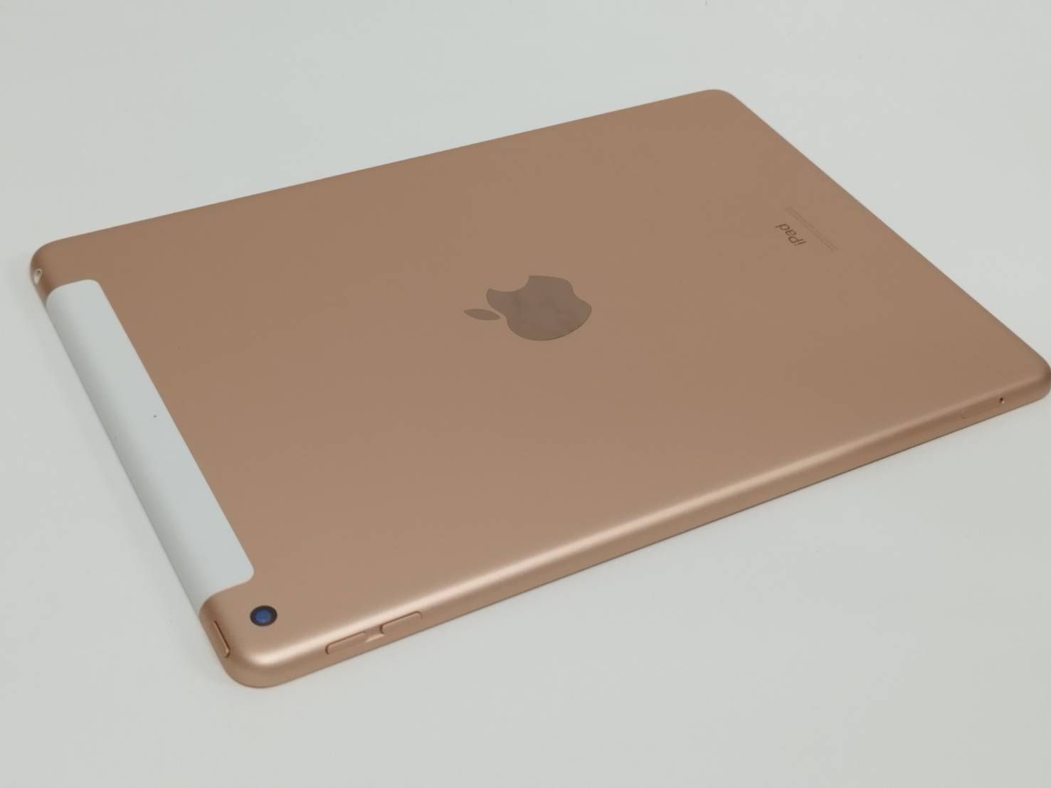 良品】iPad 第7世代/Wi-Fi+セルラー/A2198/32GB〈MW6D2J/A〉バッテリー 