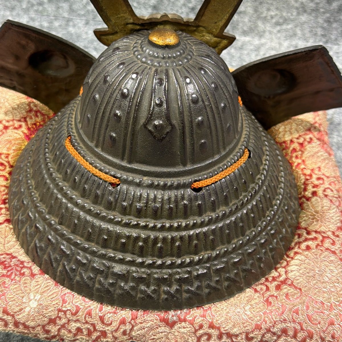 中古】高岡銅器 北陸銅器謹製 兜飾り 五月人形 金属製 伝統工芸 端午の