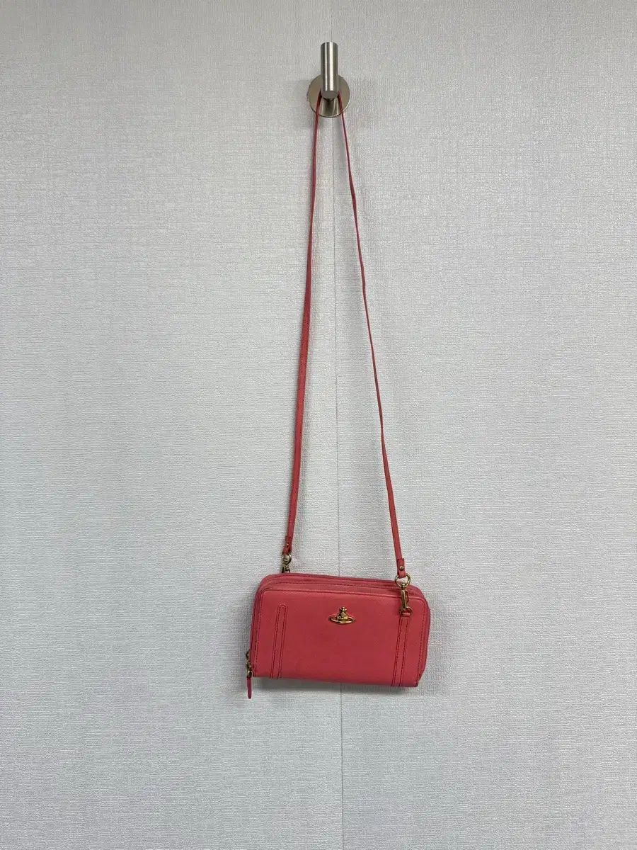ヴィヴィアン・ウエストウッド 財布 クロスバック 8,236円