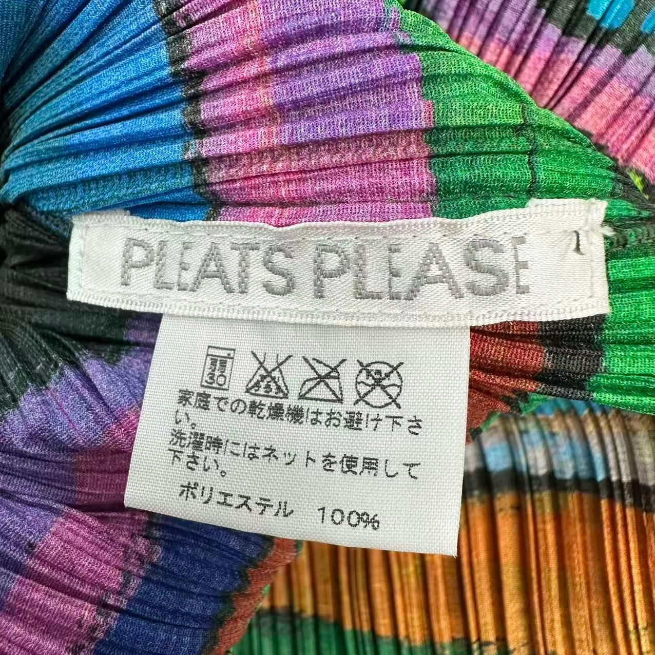 極美品　PLEATS PLEASE ハイネック　マルチカラー　イッセイミヤケ 新品同様 ISSEY MIYAKE イッセイミヤケ PLEATS PLEASE プリーツ