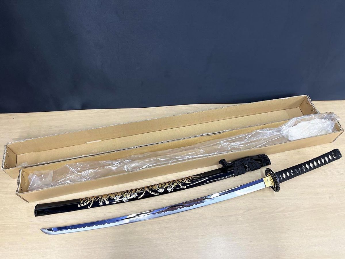 ジャンク品】 模造刀 花柄 黒 脇差 全長約102cm ☆ - メルカリ