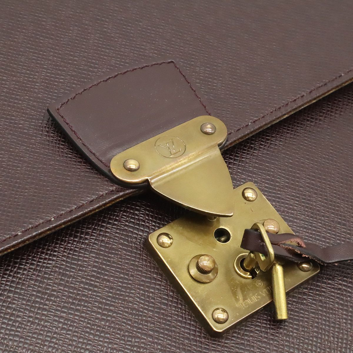 LOUIS VUITTON ルイ ヴィトン タイガ セルヴィエット モスコバ 