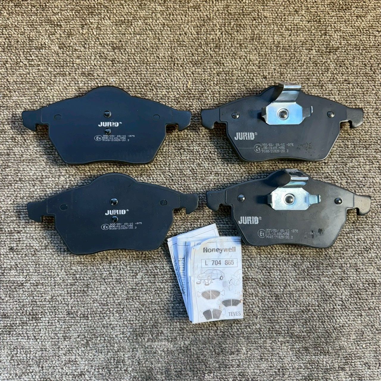 【未使用】JURID by Honeywell ジュリード ハネウェル L704 865 571920J オペル カリブラ サーブ 9-3 YS3D カブリオレ brake pads