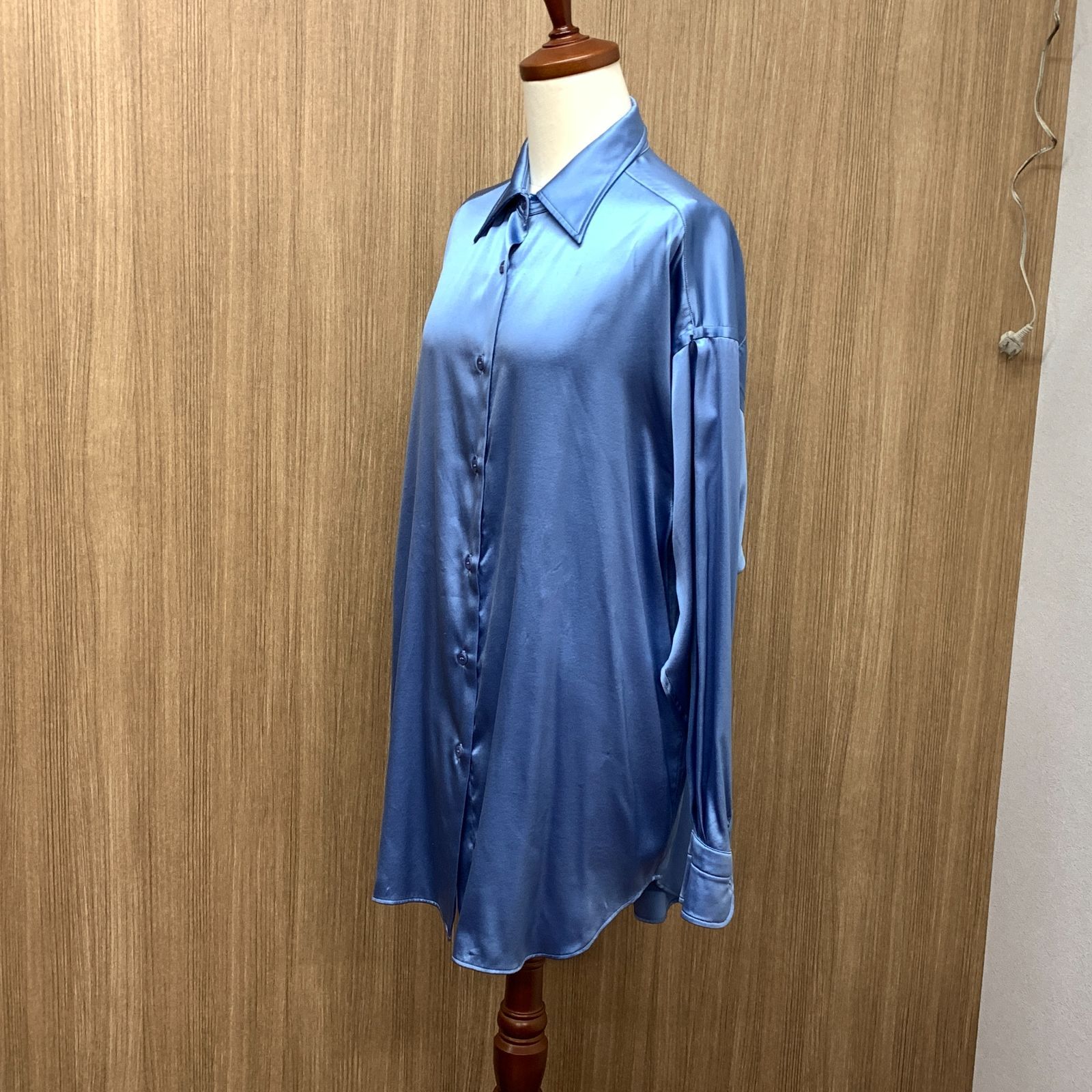 f001 L5 良品 TOM FORD トムフォード シルクシャツ ブラウス サテン 光沢 サイズ40 ブルー