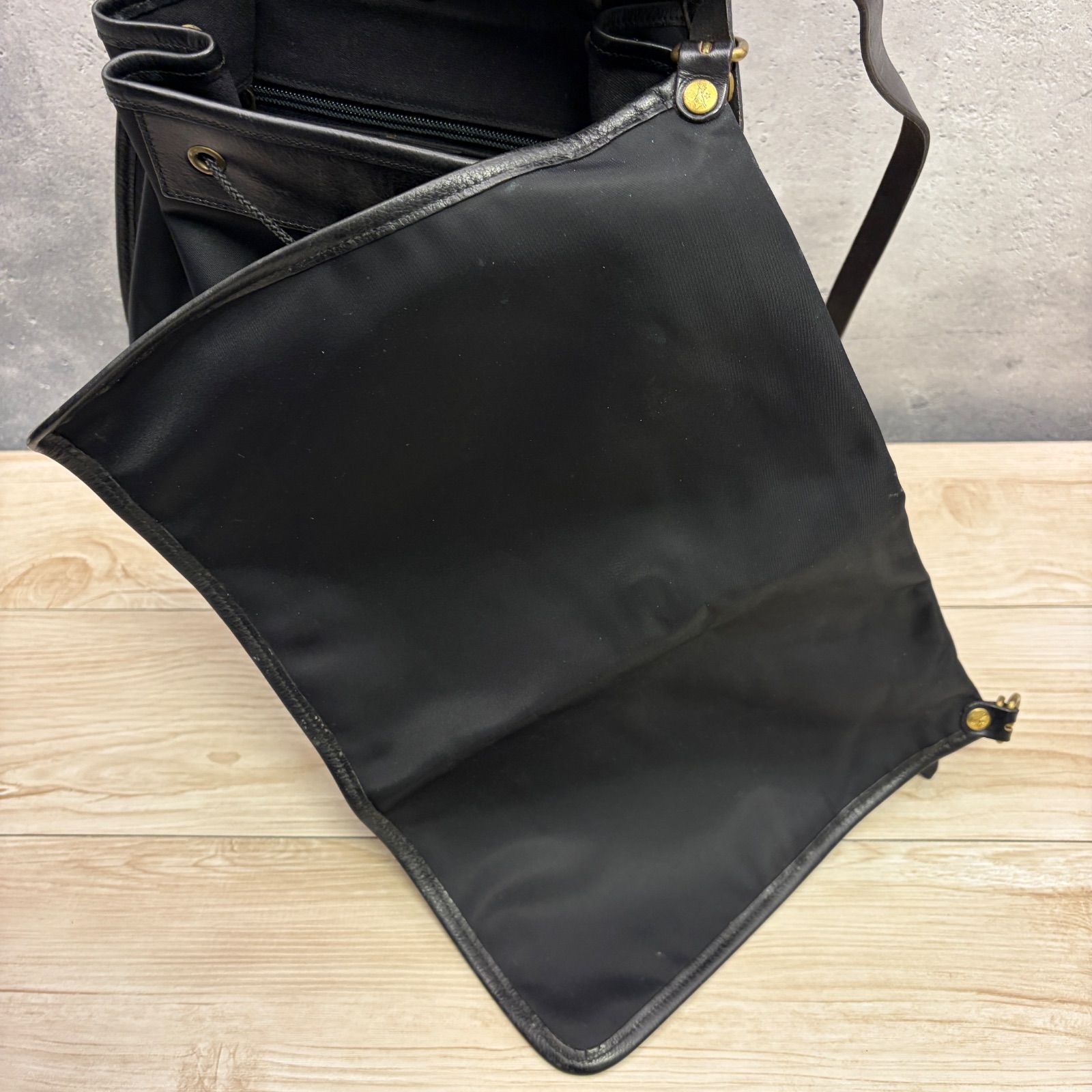 ✨Blue box3-958 IL BISONTE イルビゾンテ ブラック レザー リュック 