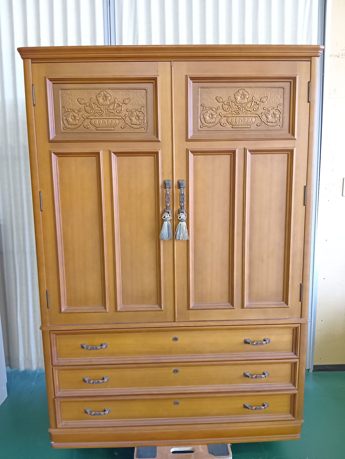 昭和レトロ 和箪笥 着物盆付き 高級婚礼家具_A9470