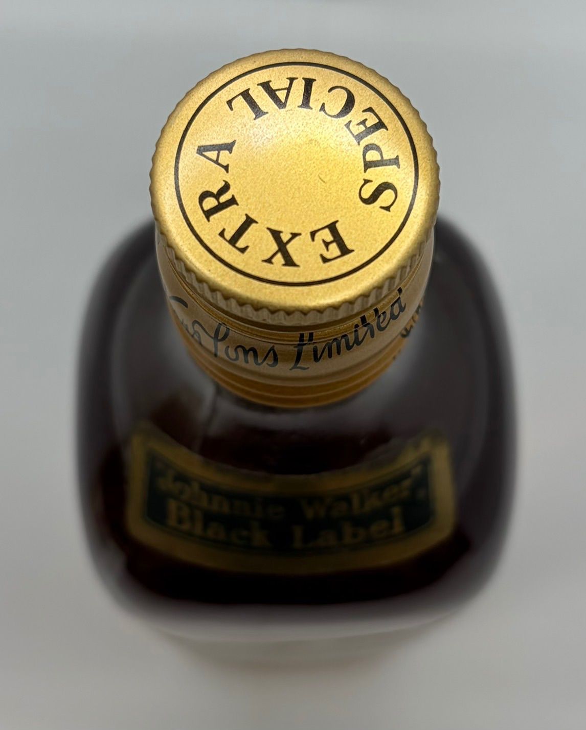 未開栓・箱付】ジョニ黒 金キャップ 70s 古酒 - メルカリ