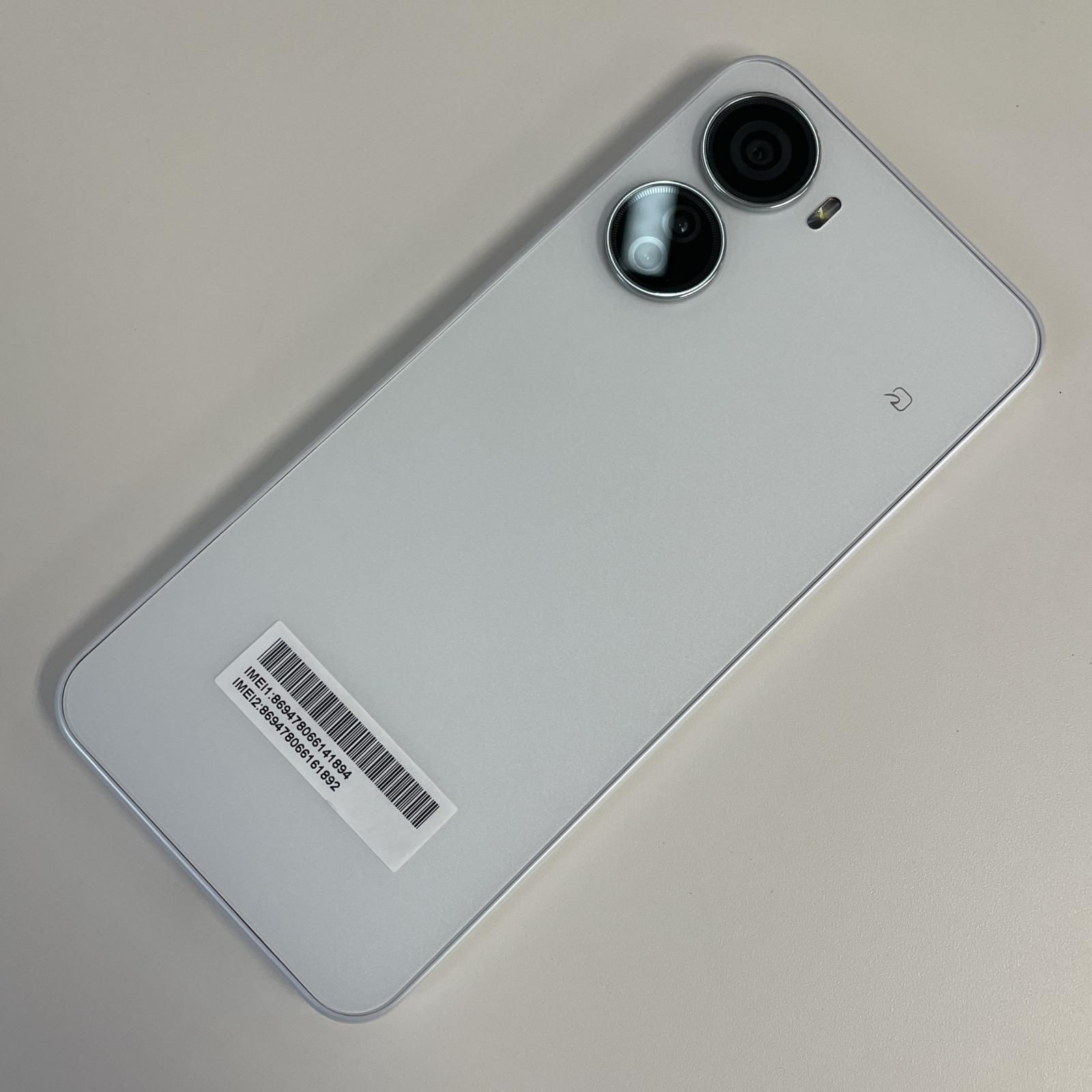 Libero 5G IV A302ZT ホワイト 【公式通販】