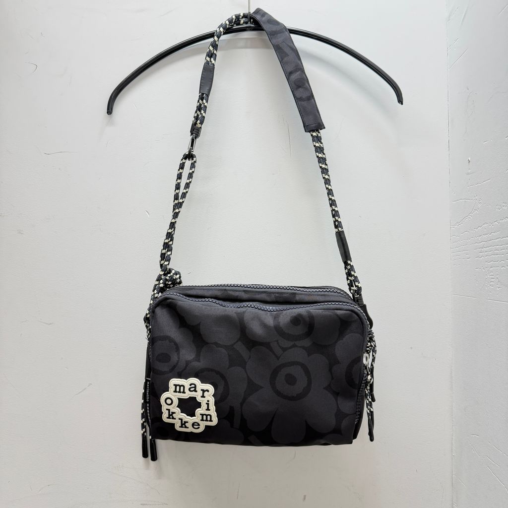 marimekko マリメッコ KAVARI MINI UNIKKO ショルダーバッグ ブラック 
