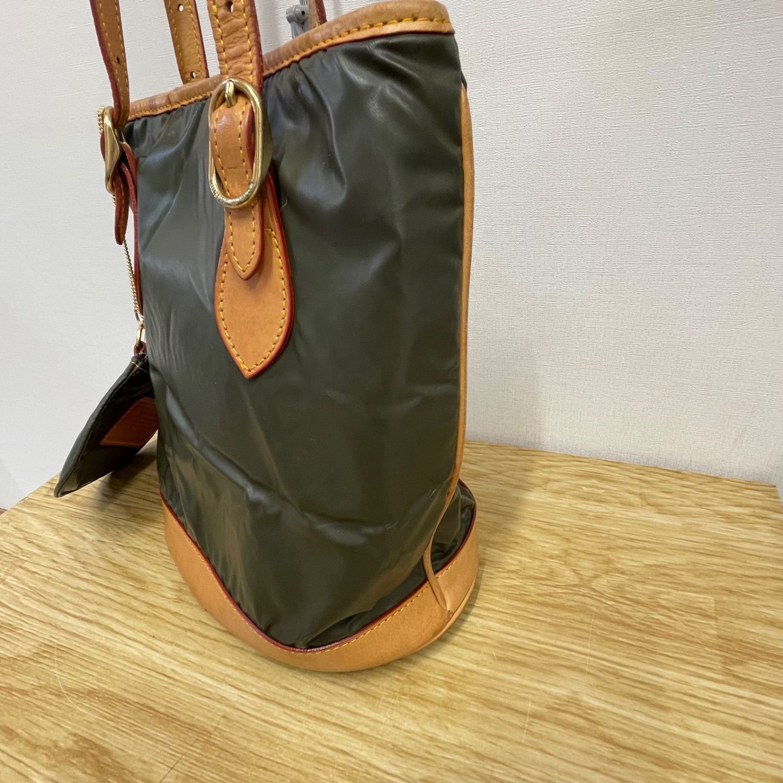 □ハンティングワールド HUNTING WORLD バケツ トートバッグ ポーチ 