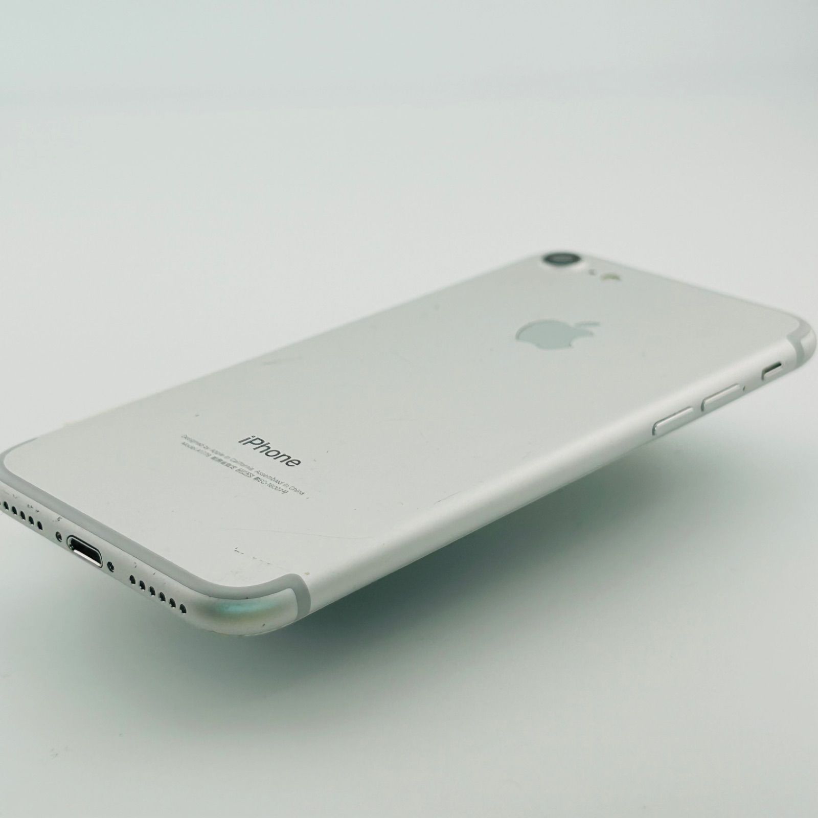 バッテリー交換済み iPhone 7 MNCF2J/A 32GB シルバーSIMフリー(sim 