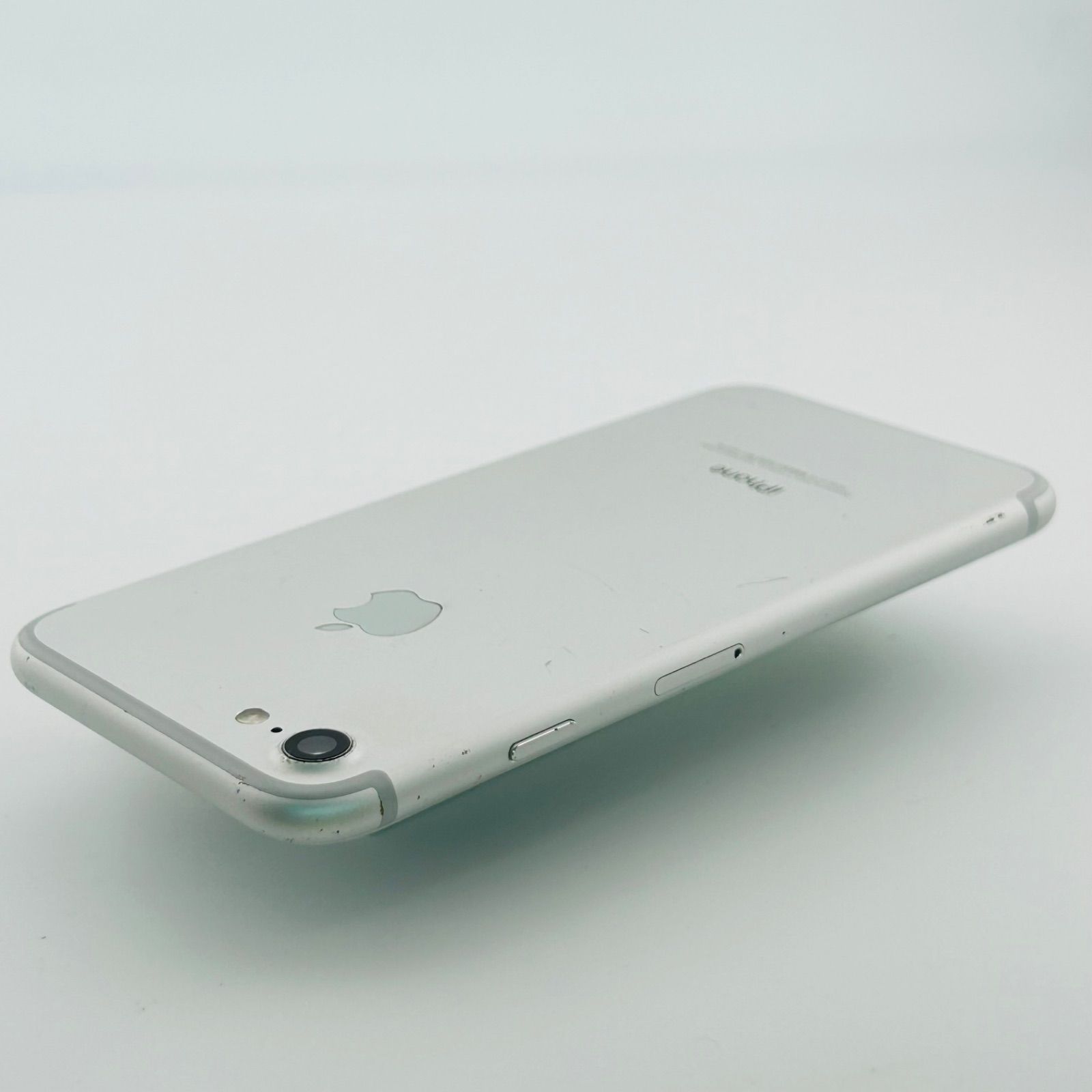 バッテリー交換済み]iPhone 7 シルバー 32 GB SIMフリー iPhone7 AU版