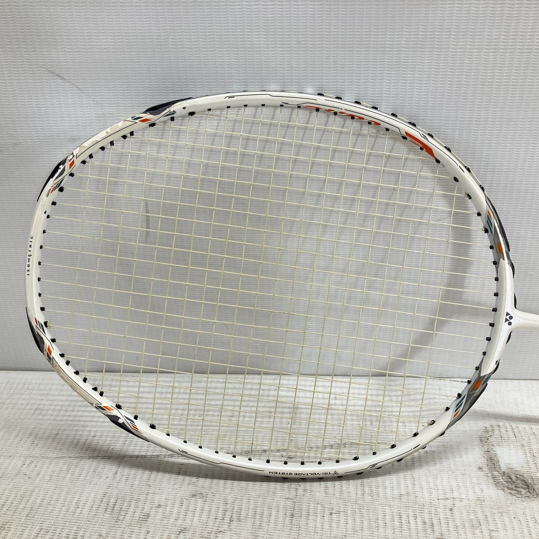 YONEX VOLTRIC 70 E-tune ヨネックス バドミントンラケット ボルトリック 3U G5 スポーツ用品 中古 W11245067 YONEX VOLTRIC 70 E-tune ヨネックス バドミントンラケット ボルトリック 3U G5 スポーツ用品 中古 W11245067