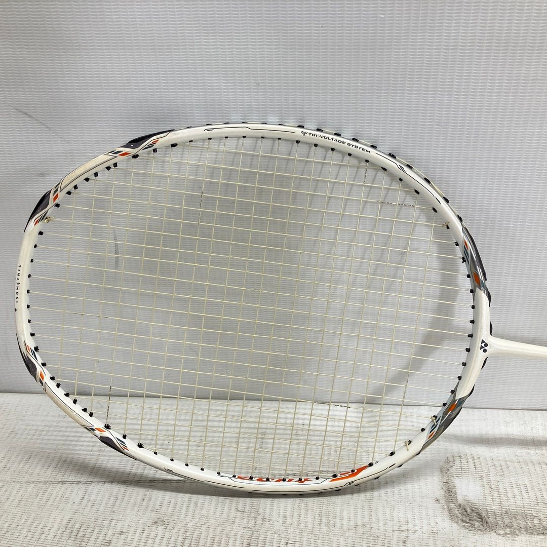 YONEX VOLTRIC 70 E-tune ヨネックス バドミントンラケット ボルトリック 3U G5 スポーツ用品 中古 W11245067 YONEX VOLTRIC 70 E-tune ヨネックス バドミントンラケット ボルトリック 3U G5 スポーツ用品 中古 W11245067