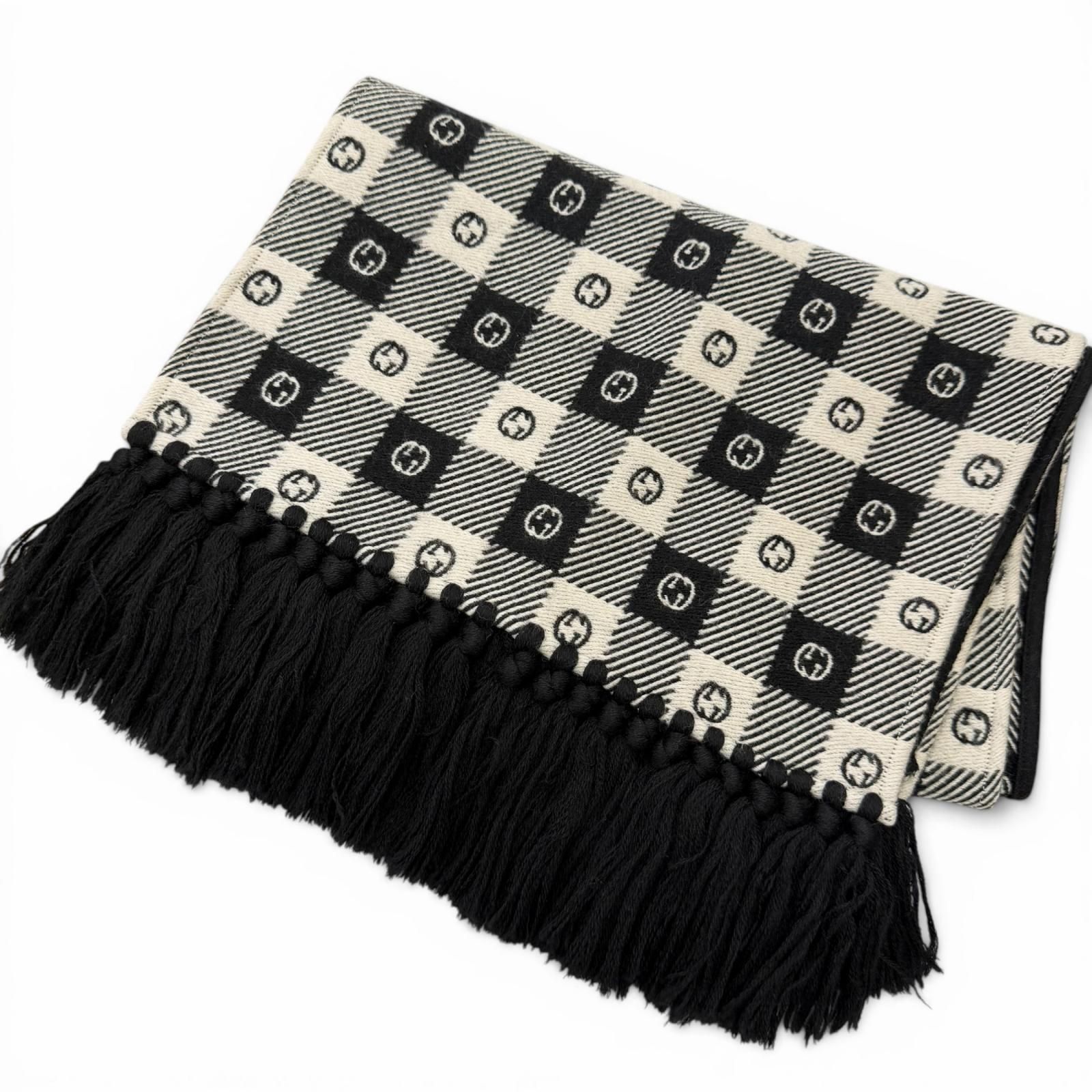 美品□GUCCI グッチ 633990 インターロッキングG チェック柄 フリンジ マフラー ブラック アイボリー 35×190cm イタリア製 正規品 メンズ 箱付き