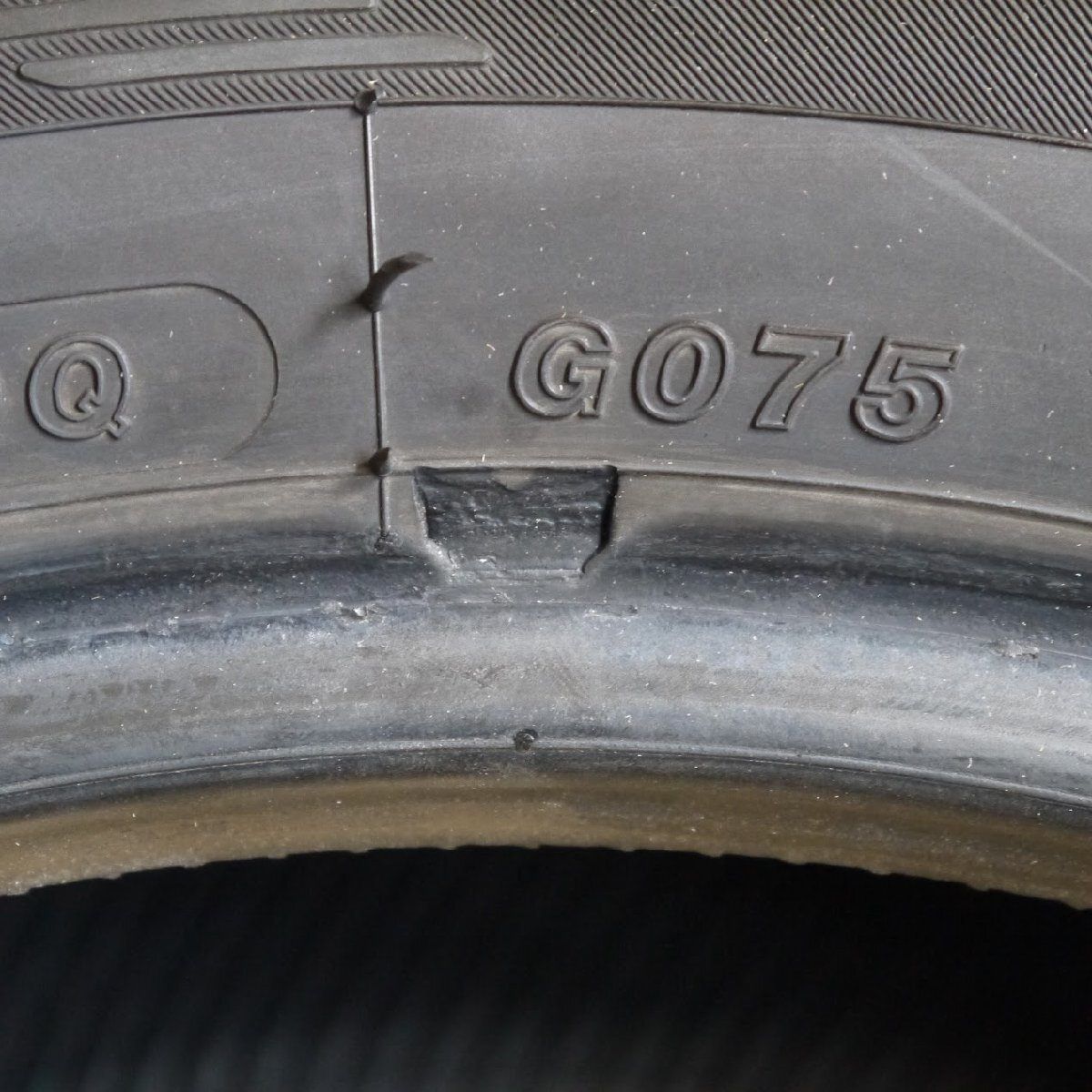 バリ溝！9.5分☆スタッドレス 225/60R17 ヨコハマ アイスガード G075