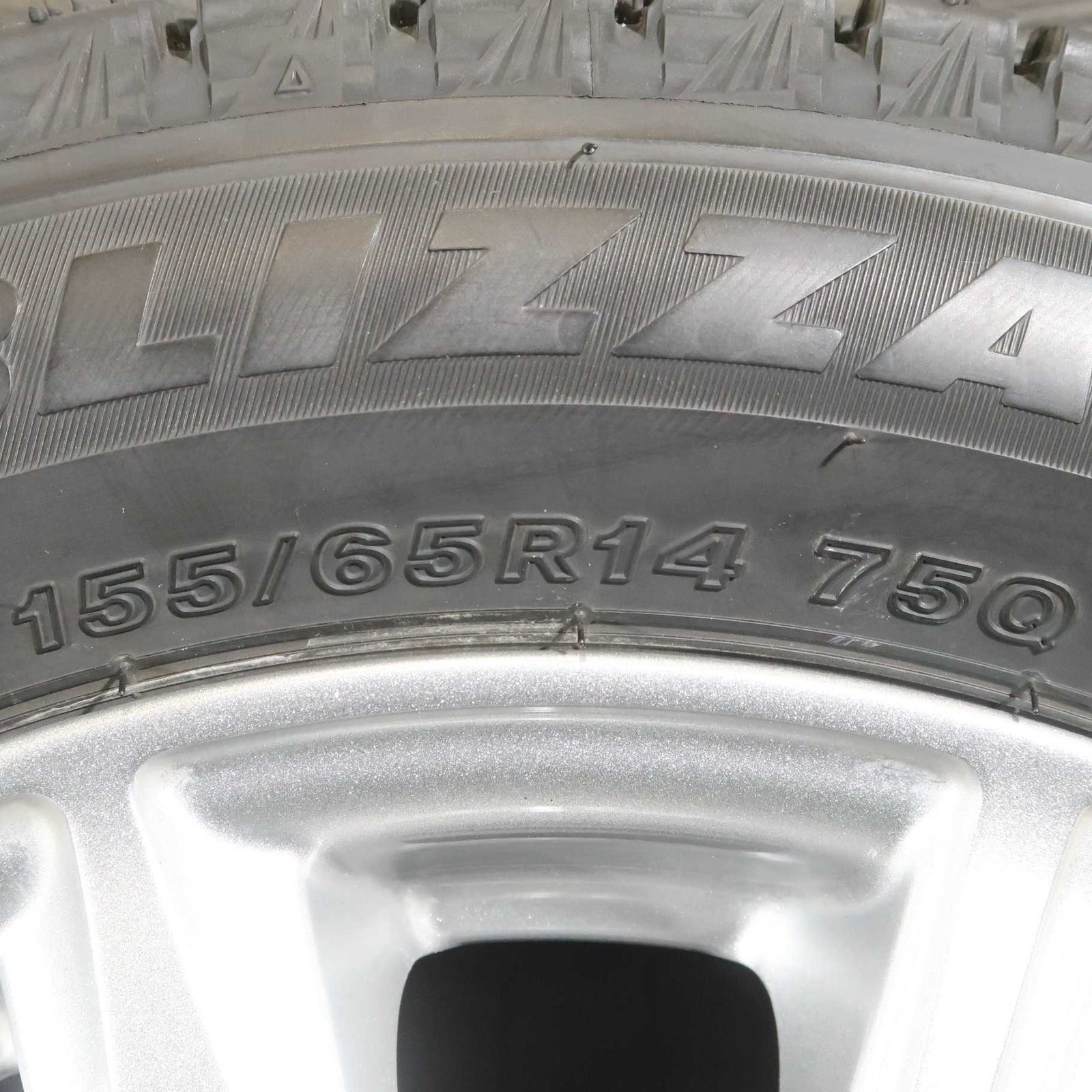 軽自動車等に 4本 社外 14インチ スタッドレス ブリヂストン 