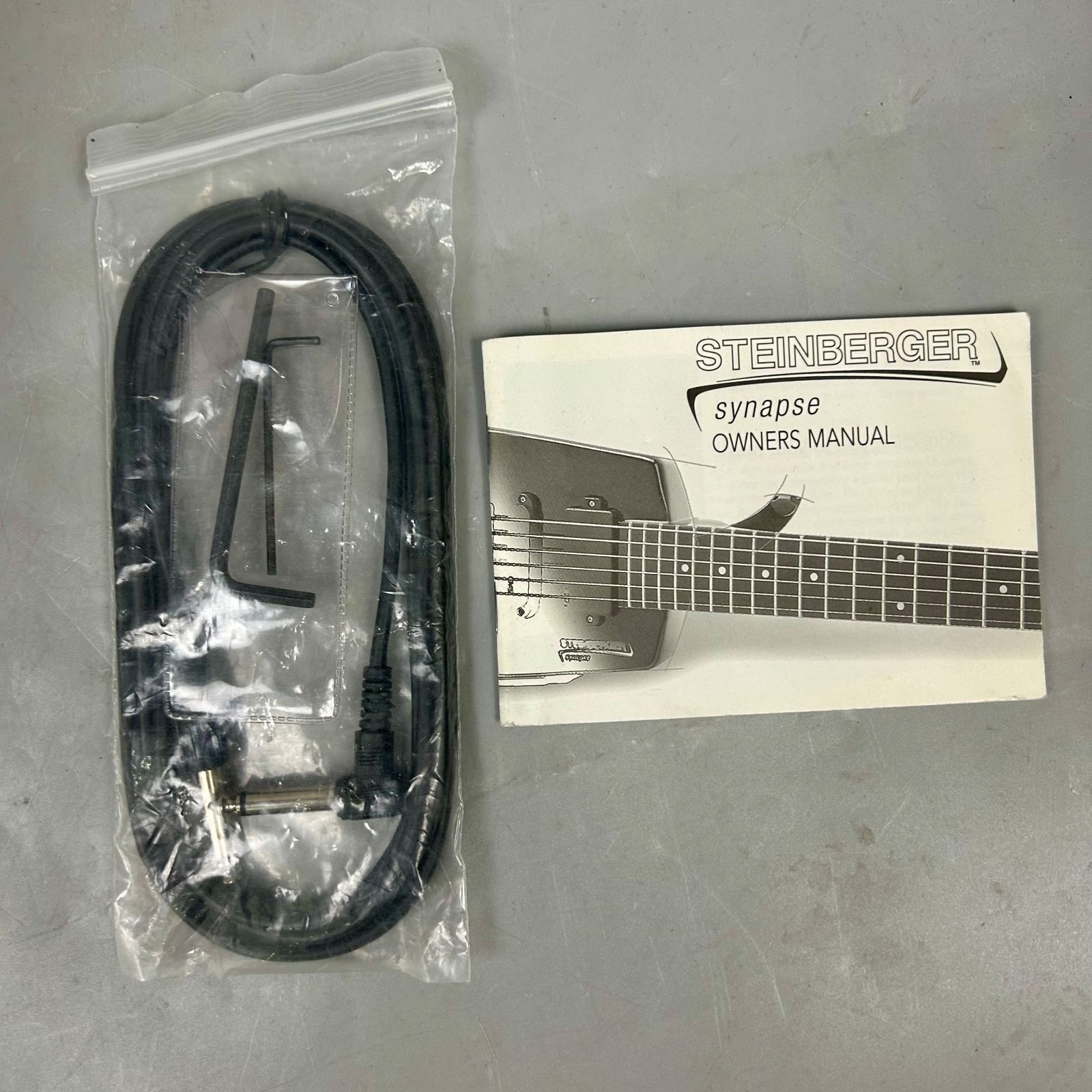 楽器店メンテナンス済！ STEINBERGER Spirit XT-2 ヘッドレスベース