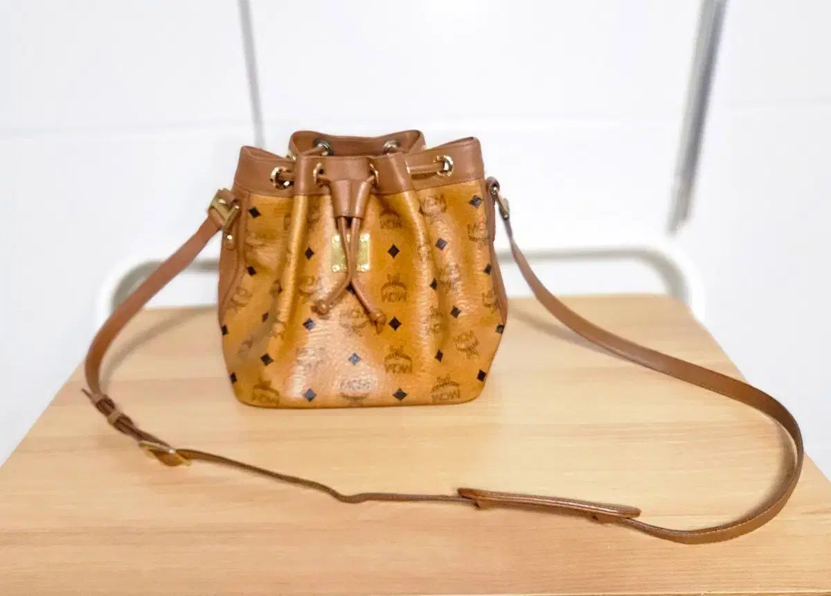 MCM ドローストリング バケットバッグ ブラウン