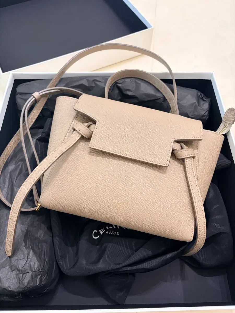 Celine セリーヌ ベルトバッグ ナノ ライトトープ メッセンジャーバッグ