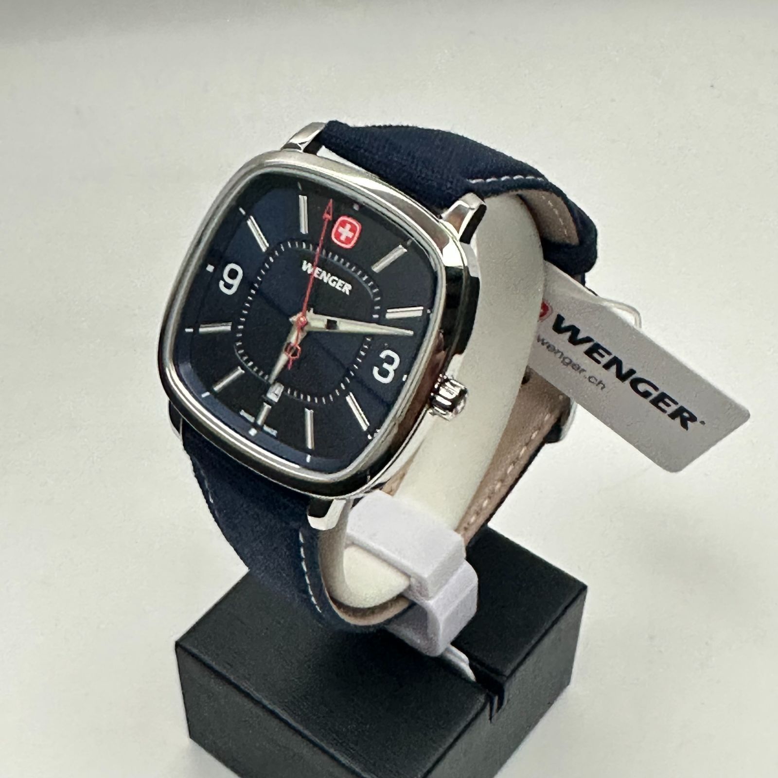 S*9様 【新品同様】WENGERウェンガー 1041.104 アナログクォーツ 新品未使用☆WENGER ウェンガー VINTAGE SPORT ビンテージスポーツ