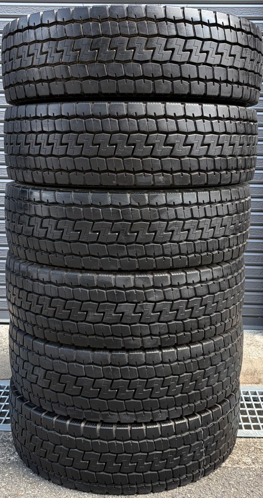 2021年製 約9.5～9.8分山 ヨコハマ　YOKOHAMA 710R MIX ミックス　M+S 215/70R17.5 123/121J 6本　送料無料　 h_2057
