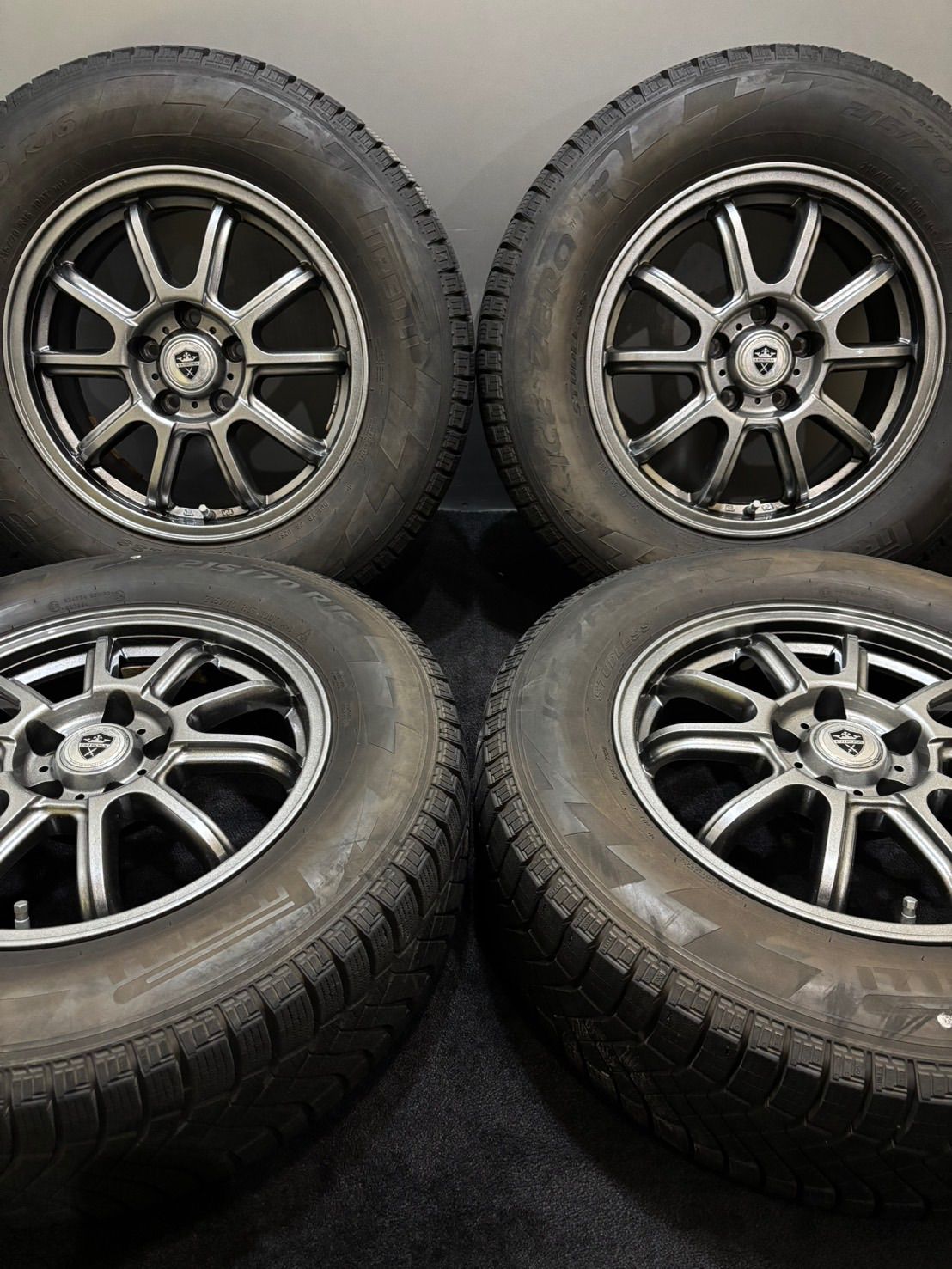 ★215/70R16 PIRELLI/ICE ZERO 20年製 ESTROSA 16インチ 6.5J +35 114.3 5H スタッドレス 4本 (南6-M185)