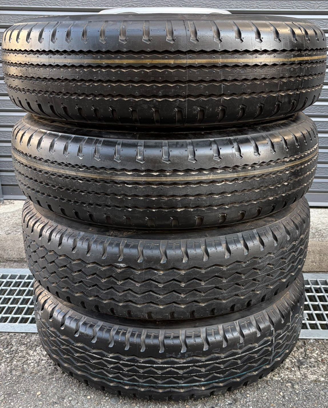 おそらく未使用品　2023年製 ブリヂストン　BRIDGESTONE G590 YOKOHAMA MY817 205/75R16 113/111L LT　TOPY XAC 16×5.5K 115-8C 4本 h_2066