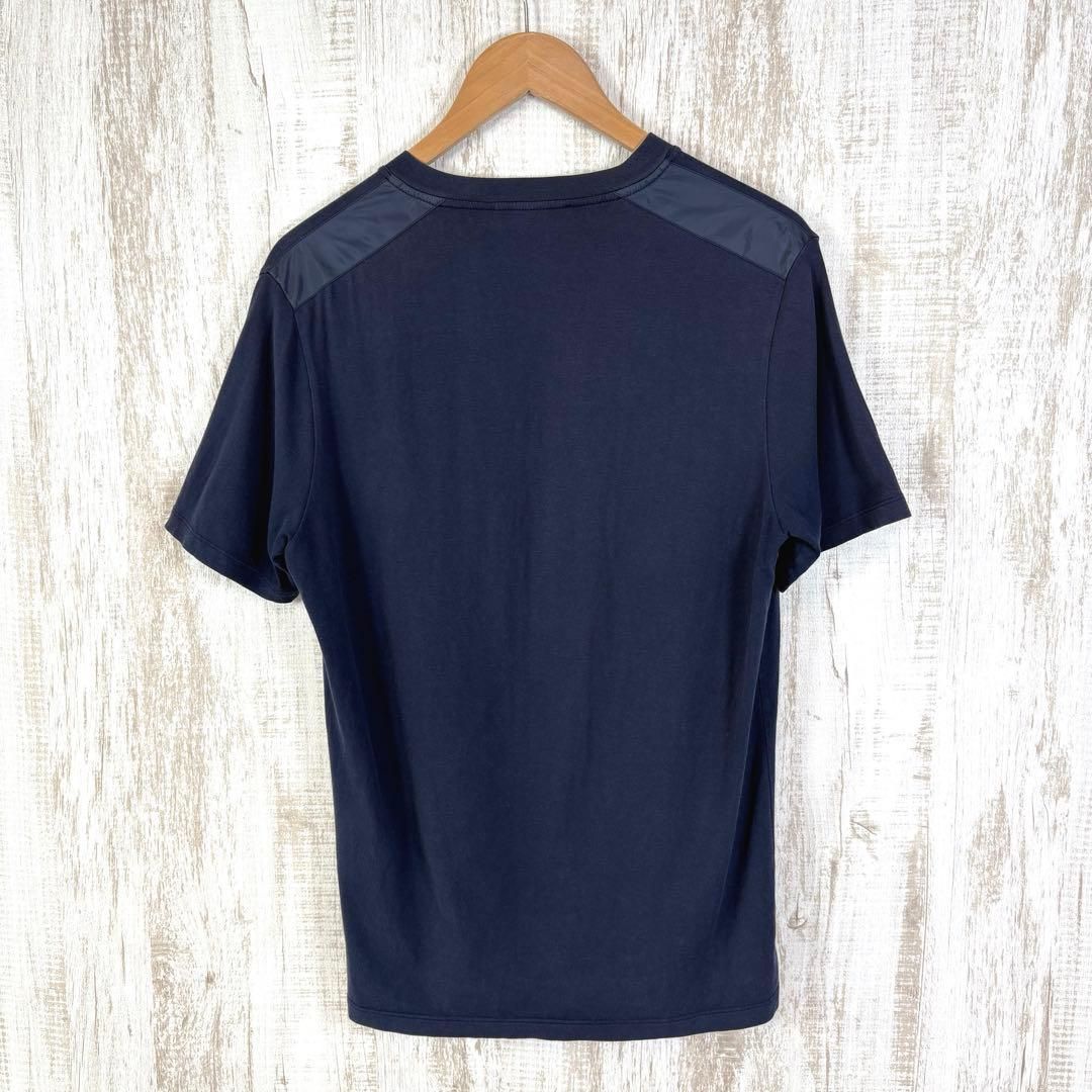 PRADA プラダ Tシャツ Vネック Re-Nylon ポケット ラバーロゴ PRADA プラダ ラバーロゴ ポケット ナイロン切替 Vネック Tシャツ
