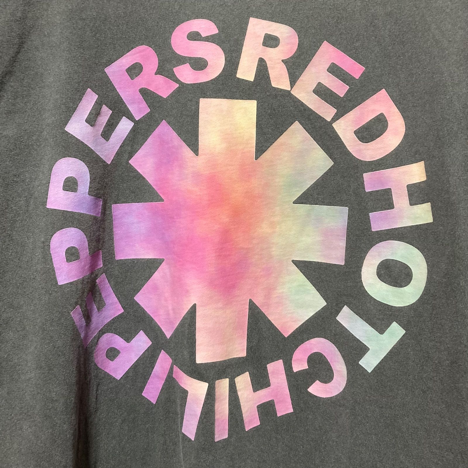 レッチリ　2024年ツアーTシャツ　Mサイズ RED HOT CHILI PEPPERS Tシャツ M レッチリ ツアー 2024 - メルカリ