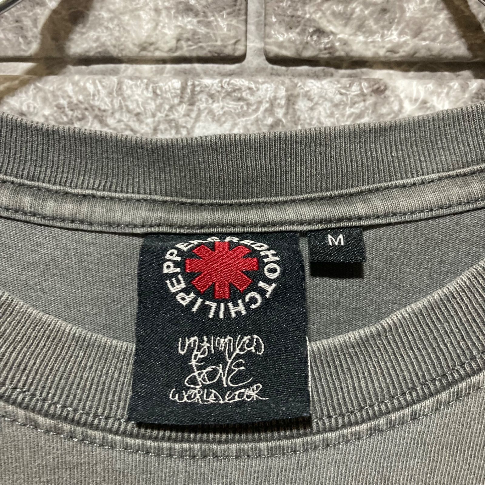 RED HOT CHILI PEPPERS Tシャツ M レッチリ ツアー 2024 - メルカリ