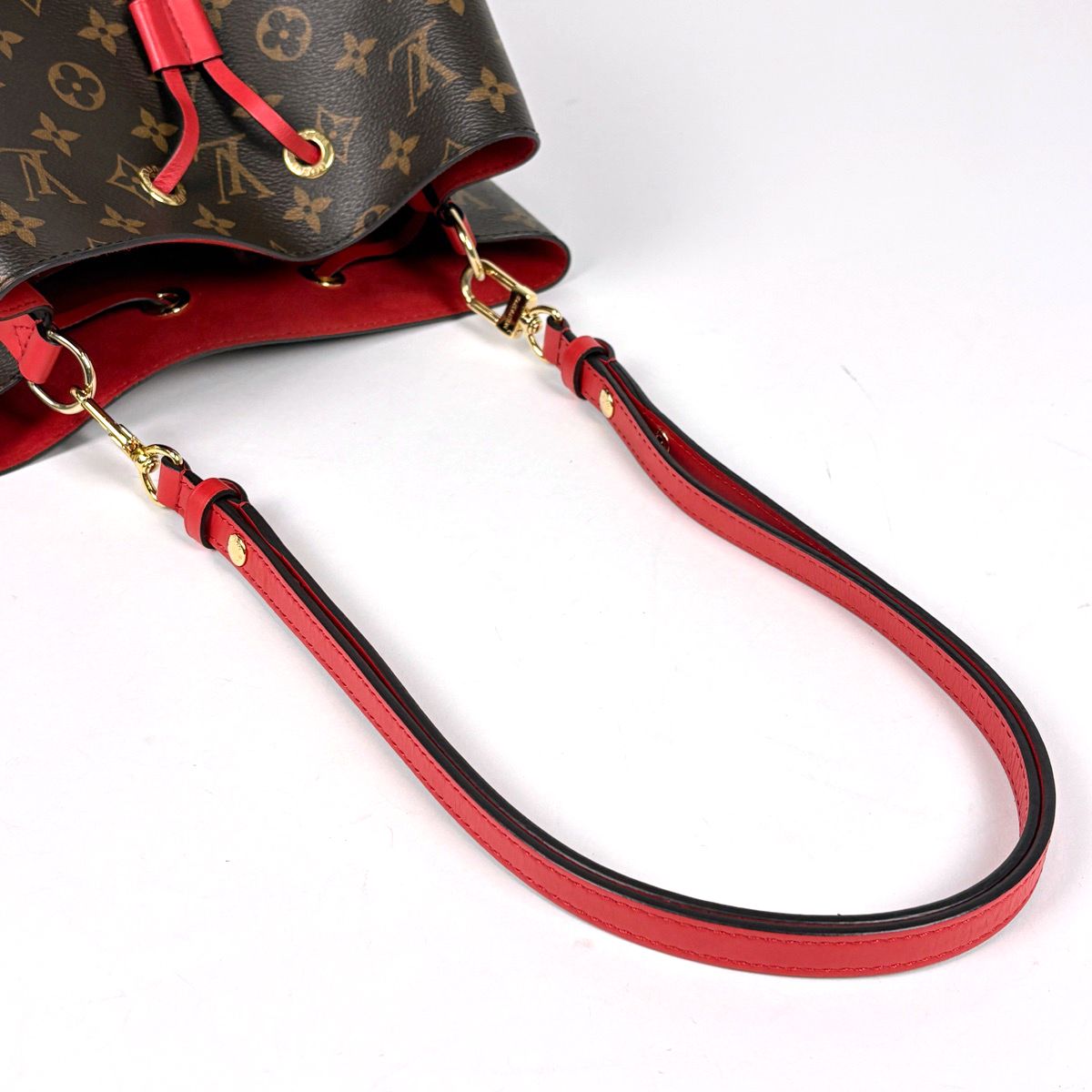 ルイ・ヴィトン Louis Vuitton ネオノエ 巾着型 肩掛け 斜め掛け 