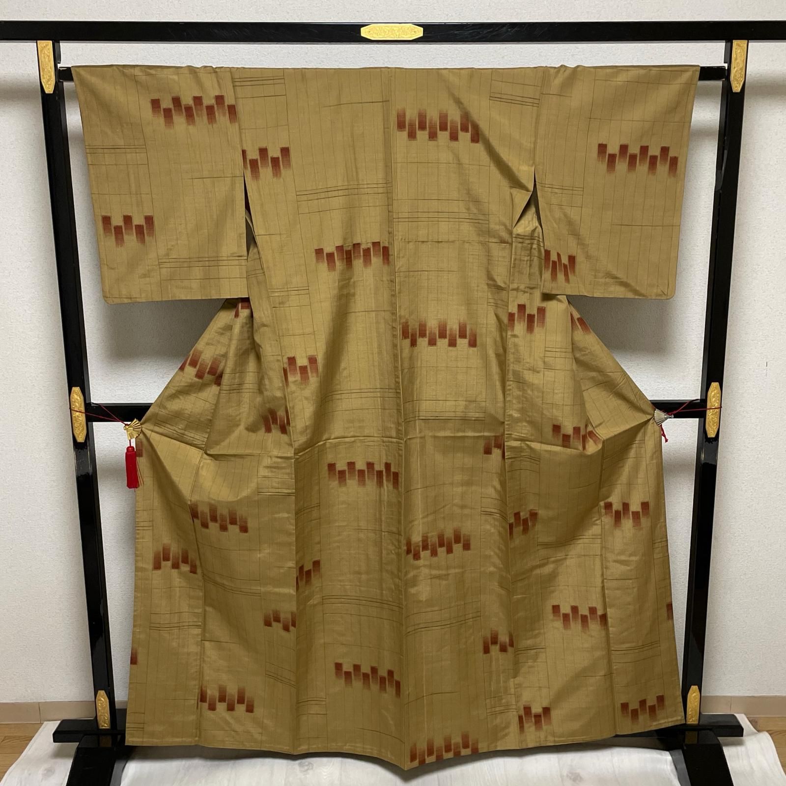 紬 単衣仕立て 縞に上品な絣 着物 正絹 X-1964 - メルカリ