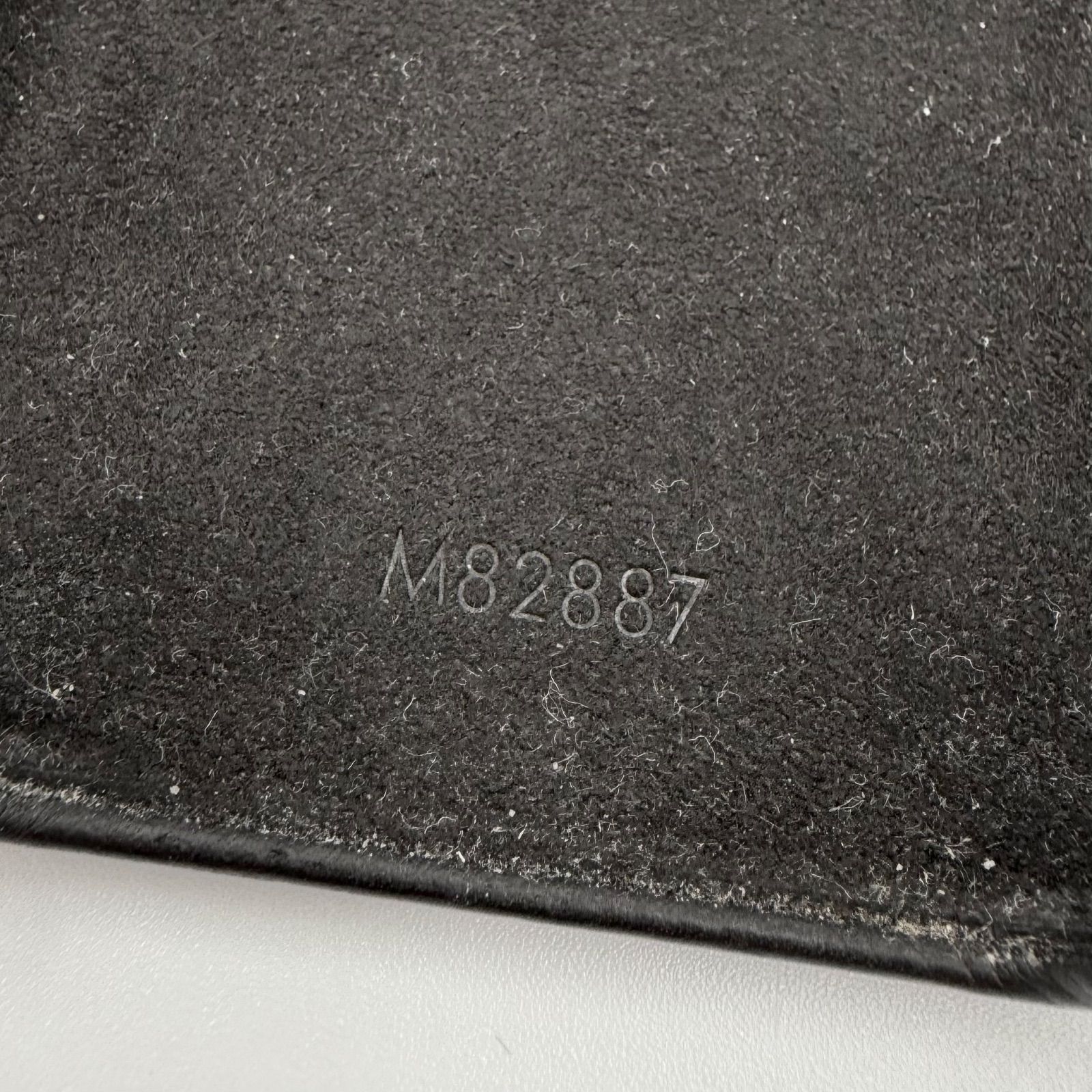 ルイヴィトン モノグラム iPhoneケース M82887 iPhone バンパー 15Pro LOUISVUITTON