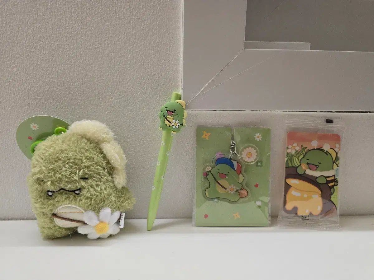 ピクセル・リー 恐竜 セット (ぬいぐるみ キーリング アクリルキーホルダー ボールペン) 未開封 新品