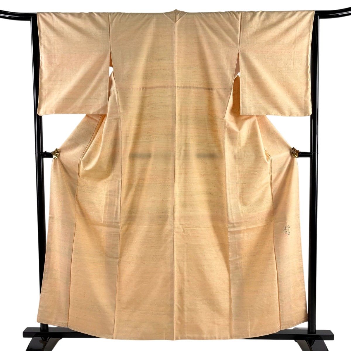 【美品】 紬 身丈159cm 裄丈64.5cm M 袷 紅花染 落款 縞 薄オレンジ 正絹 逸品 【中古】
