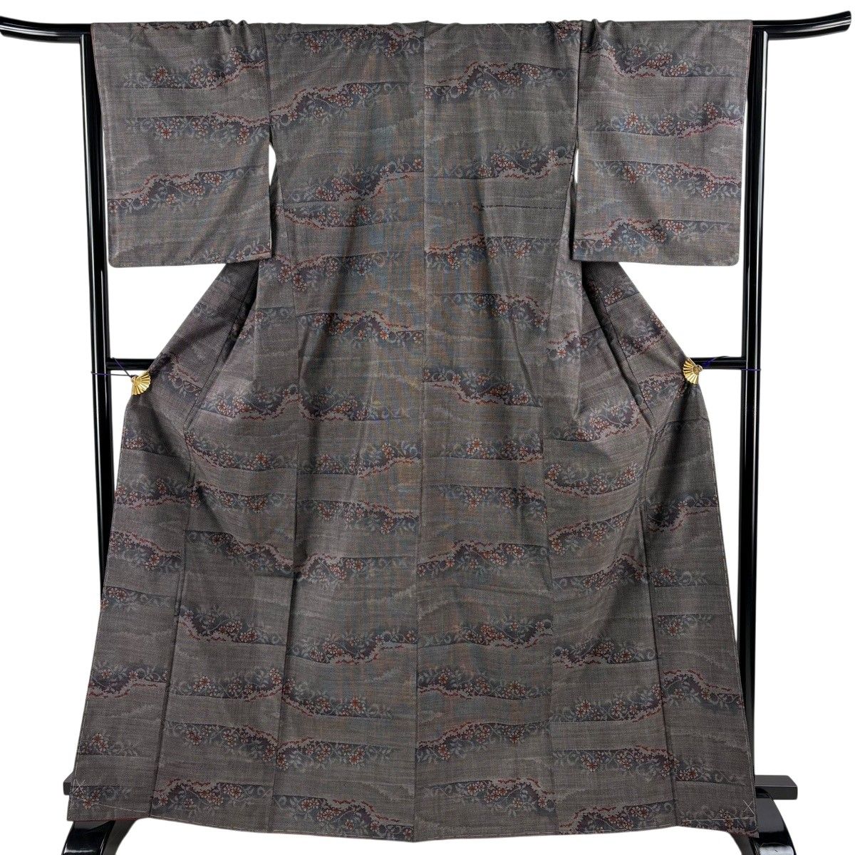 【美品】 大島紬 身丈167cm 裄丈66.5cm M 袷 鈴乃屋 花唐草 草花 ー 黒灰 正絹 秀品 【中古】
