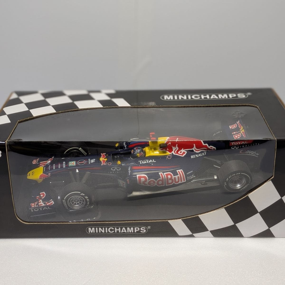 日本GP限定モデル 1/18 ミニチャンプス レッドブル ルノー RB7