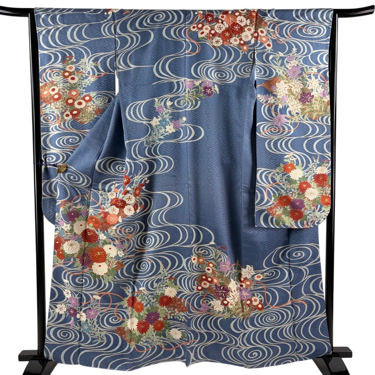 振袖 身丈161.5cm 裄丈64.5cm M 袷 秋草 流水 金糸 金彩 青灰色 正絹 秀品 【中古】
