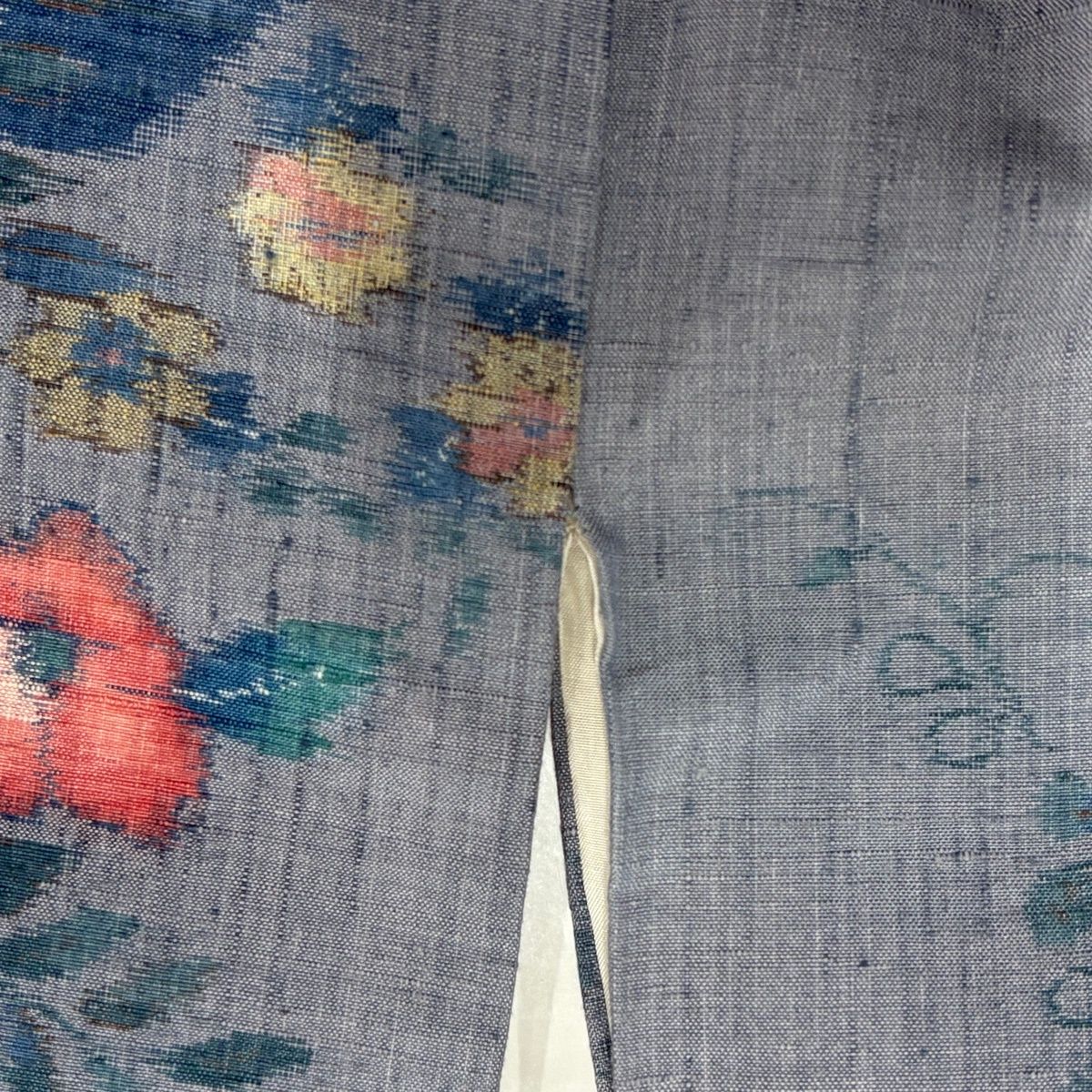 紬 身丈163cm 裄丈65cm M 袷 落款 椿 草花 灰紫 正絹 秀品 【中古 