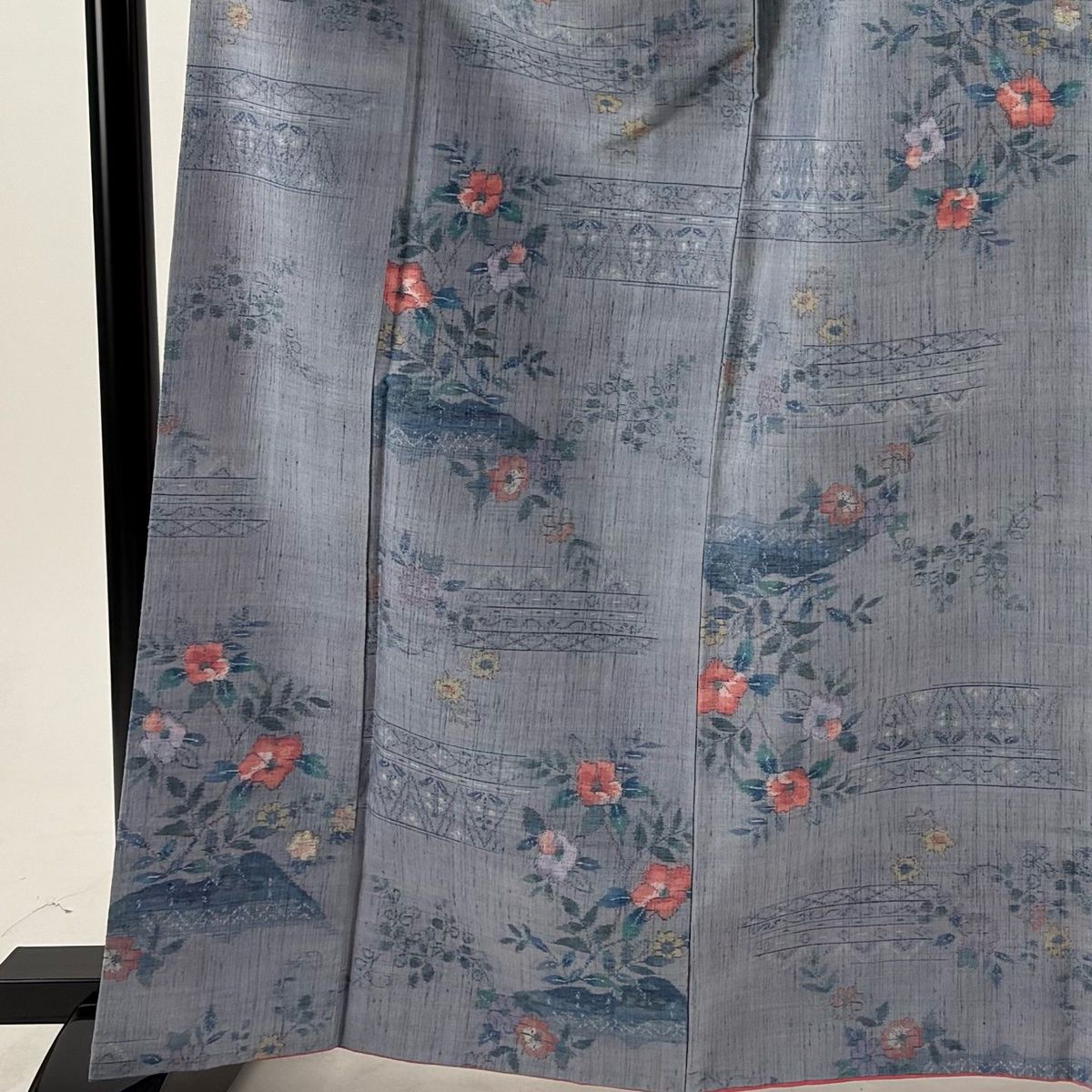 紬 身丈163cm 裄丈65cm M 袷 落款 椿 草花 灰紫 正絹 秀品 【中古 