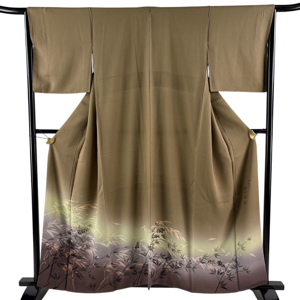 【美品】 色留袖 身丈159cm 裄丈66cm M 袷 落款 葉と実 笹 金銀彩 ぼかし 茶緑色 正絹 秀品 一つ紋 【中古】