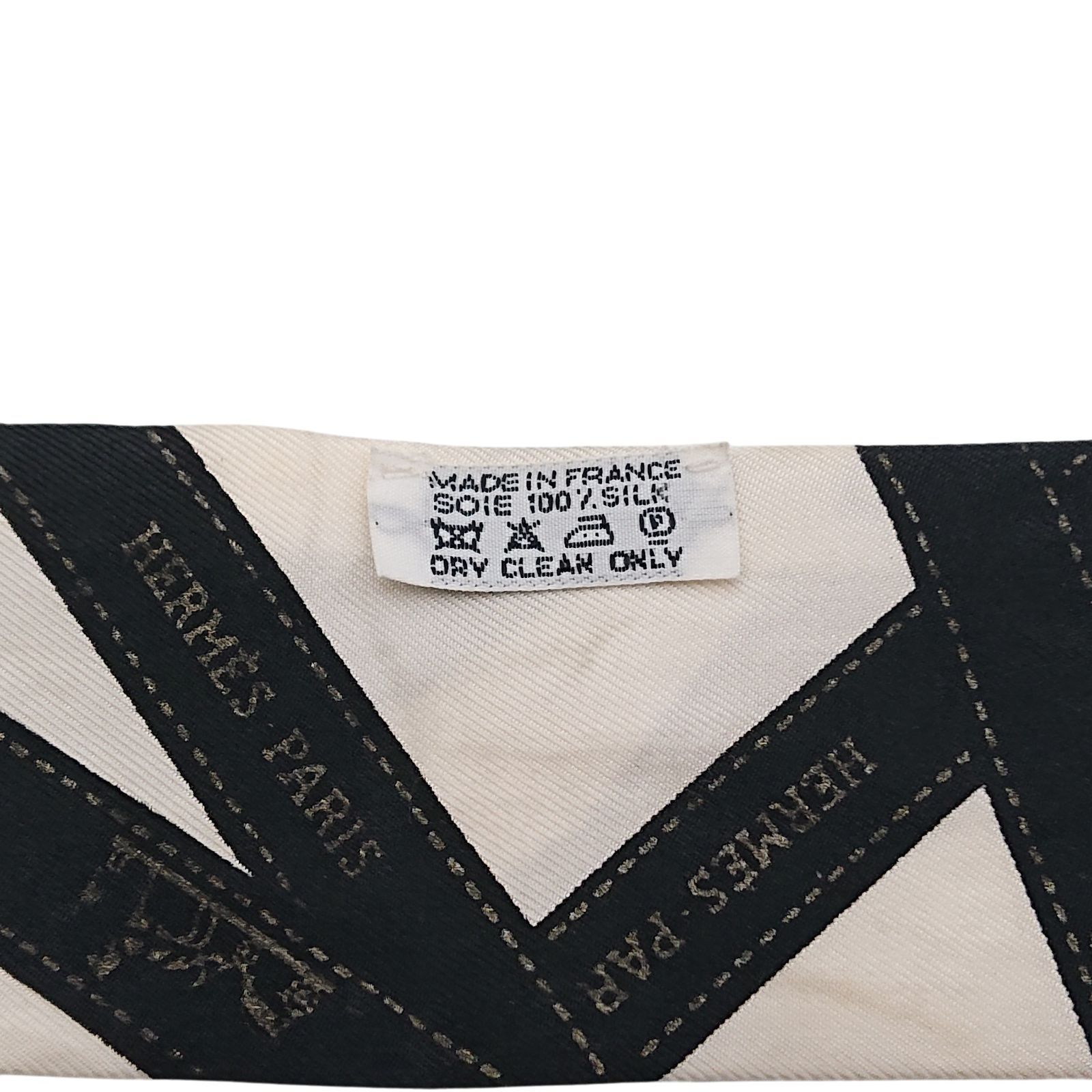 HERMES エルメス ツイリー ボルデュック リボン柄 ホワイトxブラック